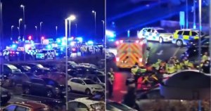 Incident sângeros într-un tren din Marea Britanie: mai multe persoane rănite prin înjunghiere. Doi suspecți reținuți. Incident sângeros într-un tren din Marea Britanie: mai multe persoane rănite prin înjunghiere. Doi suspecți reținuți.