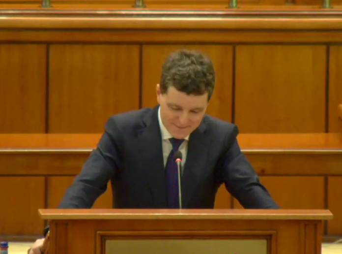 „Nu vă este rușine?”: Deputații din opoziție au întrerupt cuvântarea președintelui Nicușor în momentul în care a vorbit despre Ucraina „Nu vă este rușine?”: Deputații din opoziție au întrerupt cuvântarea președintelui Nicușor în momentul în care a vorbit despre Ucraina