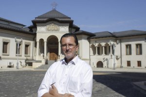 Patriarhia susține că textul piesei „Avem o țară”, cântat de un ansamblu coral de copii în Catedrala Neamului, a fost asociat „greșit” cu legionarul Radu Gyr / Părerea unui istoric Patriarhia susține că textul piesei „Avem o țară”, cântat de un ansamblu coral de copii în Catedrala Neamului, a fost asociat „greșit” cu legionarul Radu Gyr / Părerea unui istoric