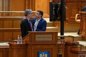 Virgil Popescu, ex-ministrul Energiei, a fost atacat în Parlament de liderul AUR: "Simioane, unde ți s-a dus curajul? După ani de scandaluri, instigări la ură și atacuri asupra instituțiilor, afli că ura se întoarce Virgil Popescu, ex-ministrul Energiei, a fost atacat în Parlament de liderul AUR: "Simioane, unde ți s-a dus curajul? După ani de scandaluri, instigări la ură și atacuri asupra instituțiilor, afli că ura se întoarce."