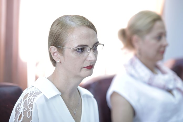 În ce mod clarifică Lia Savonea dialogul cu judecătoarea Ionela Tudor în cadrul conferinței de presă de la Curtea de Apel București În ce mod clarifică Lia Savonea dialogul cu judecătoarea Ionela Tudor în cadrul conferinței de presă de la Curtea de Apel București