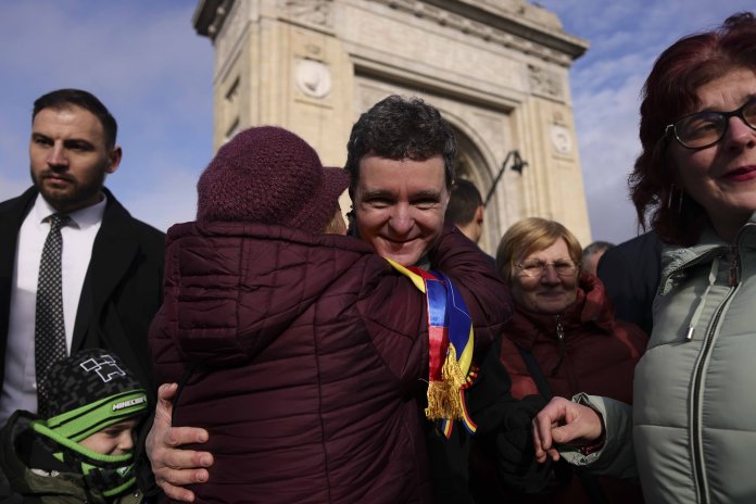 Nicușor Dan este „inundat” cu mesaje pe Facebook care îi cer să urmărească documentarul Recorder „Justiție capturată”: „Poate veți avea timp să observați unde se află România” Nicușor Dan este „inundat” cu mesaje pe Facebook care îi cer să urmărească documentarul Recorder „Justiție capturată”: „Poate veți avea timp să observați unde se află România”