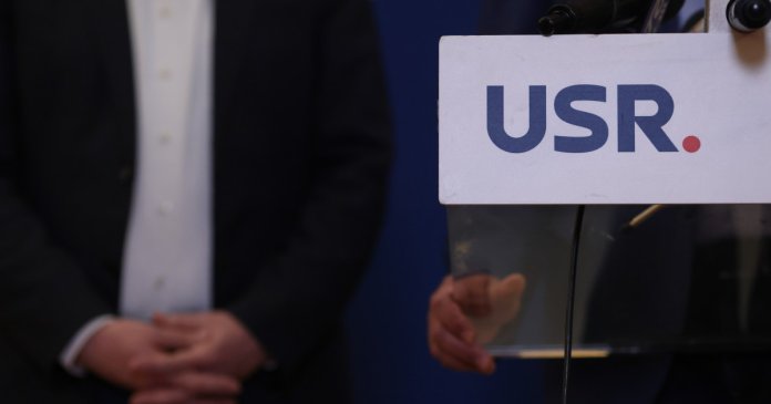USR anunță votul său pentru moțiunile simple AUR împotriva miniștrilor de Justiție și Interne USR anunță votul său pentru moțiunile simple AUR împotriva miniștrilor de Justiție și Interne
