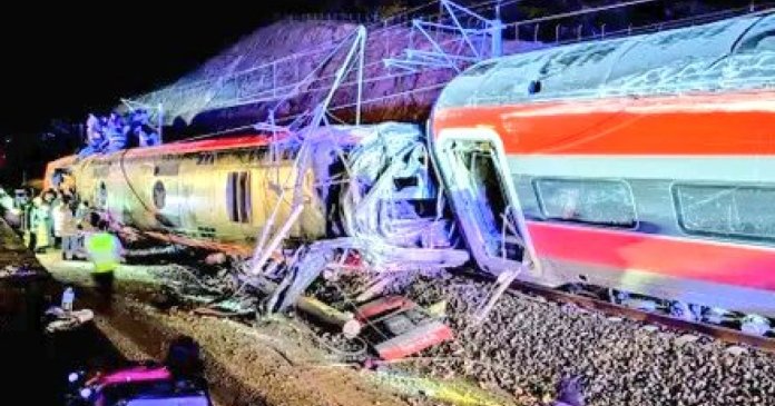 Accident feroviar în sudul Spaniei: minimum 20 de decese și multe persoane rănite blocate în trenurile de mare viteză. Accident feroviar în sudul Spaniei: minimum 20 de decese și multe persoane rănite blocate în trenurile de mare viteză.