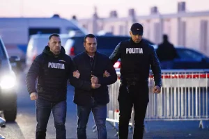 Cătălin Cherecheș contestă hotărârea Înaltei Curți: „Deciziile instanței supreme nu constituie legi” Cătălin Cherecheș contestă hotărârea Înaltei Curți: „Deciziile instanței supreme nu constituie legi”