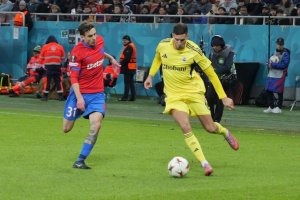 „Cei doi fotbaliști evidențiați de MM Stoica după meciul de egalitate cu Fenerbahce: „I-am spus și șefului: el merită să fie pe teren!” „Cei doi fotbaliști evidențiați de MM Stoica după meciul de egalitate cu Fenerbahce: „I-am spus și șefului: el merită să fie pe teren!”