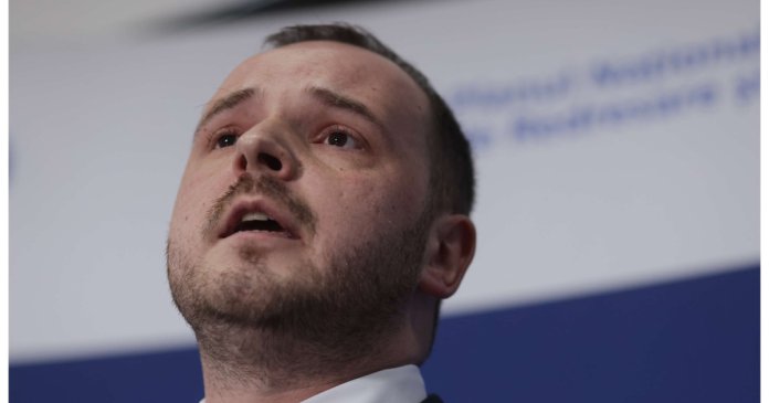 Ministrul Sănătăţii a convocat sindicatele şi organizaţiile profesionale pentru săptămâna viitoare, în vederea unor discuţii legate de gărzile de 12 ore. Ministrul Sănătăţii a convocat sindicatele şi organizaţiile profesionale pentru săptămâna viitoare, în vederea unor discuţii legate de gărzile de 12 ore.