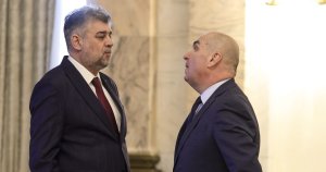 Ciolacu îl învinuiește pe Bolojan de „o întorsătură contabilă” pentru reducerea deficitului: „Pentru a se transforma în salvatorul României” Ciolacu îl învinuiește pe Bolojan de „o întorsătură contabilă” pentru reducerea deficitului: „Pentru a se transforma în salvatorul României”