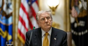 Donald Trump, chemat la Summitul B9 de la București în luna mai (surse) Donald Trump, chemat la Summitul B9 de la București în luna mai (surse)