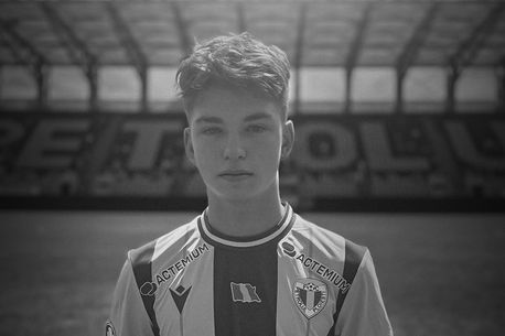 Informații uluitoare despre decesele jucătorului de la Petrolul! Clubul se află într-o stare de șoc Informații uluitoare despre decesele jucătorului de la Petrolul! Clubul se află într-o stare de șoc
