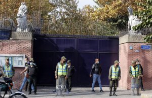 Trump declară că „nu este satisfăcut” de discuțiile cu Iran Trump declară că „nu este satisfăcut” de discuțiile cu Iran. La întrebarea despre aplicarea forței de către SUA: „Mi-ar conveni să nu o fac, dar uneori este esențial”