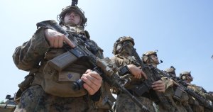 Ce ar putea implica desfășurarea a 17.000 de militari americani în Orientul Mijlociu. În 2003, invazia Irakului a... Ce ar putea implica desfășurarea a 17.000 de militari americani în Orientul Mijlociu. În 2003, invazia Irakului a...