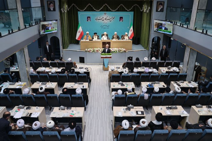 Cine este Mojtaba Khamenei, noul conducător suprem al Iranului? Cine este Mojtaba Khamenei, noul conducător suprem al Iranului?