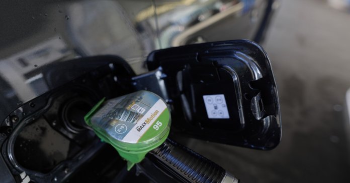 Creșterea costurilor la benzină și motorină: două ajustări semnificative în numai 48 de ore Creșterea costurilor la benzină și motorină: două ajustări semnificative în numai 48 de ore