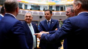 Iranul a fixat noi țeluri în Golf. Teheranul a transmis o notificare de evacuare pentru trei națiuni. Iranul a fixat noi țeluri în Golf. Teheranul a transmis o notificare de evacuare pentru trei națiuni.