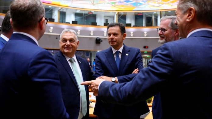 Iranul a fixat noi țeluri în Golf. Teheranul a transmis o notificare de evacuare pentru trei națiuni. Iranul a fixat noi țeluri în Golf. Teheranul a transmis o notificare de evacuare pentru trei națiuni.