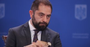 Radu Burnete: „Costul combustibilului ar putea să treacă de 10 lei”. Ipoteze luate în calcul de... Radu Burnete: „Costul combustibilului ar putea să treacă de 10 lei”. Ipoteze luate în calcul de...