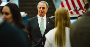 „Ambasadorul Darryl Nirenberg declară: România, un principiu în NATO. Viziunile despre asistența din partea Washingtonului.. „Ambasadorul Darryl Nirenberg declară: România, un principiu în NATO. Viziunile despre asistența din partea Washingtonului...”