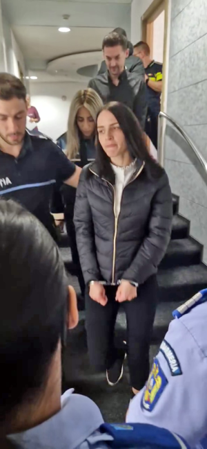 Cazul judecătoarei influențate de droguri Ana Maria Chirilă: Confruntarea pentru custodia copiilor ar putea duce la o sancțiune mai blândă. Cazul judecătoarei influențate de droguri Ana Maria Chirilă: Confruntarea pentru custodia copiilor ar putea duce la o sancțiune mai blândă.