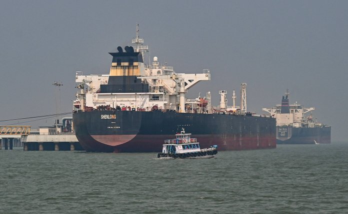 Iranul cere ca taxa să fie achitată în bitcoin pentru vasele ce intend să navigheze Iranul cere ca taxa să fie achitată în bitcoin pentru vasele ce intend să navigheze. Care este prețul pentru fiecare baril de petrol?