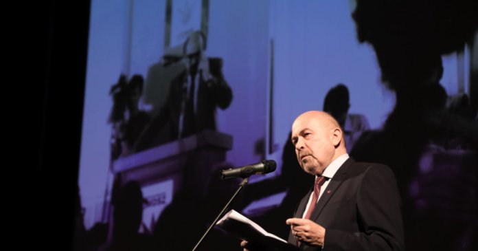 Marko Bela crede că colaborarea UDMR cu Viktor Orban a fost o erată: „Ar fi trebuit să ne menținem neutralitatea. S-au... Marko Bela crede că colaborarea UDMR cu Viktor Orban a fost o erată: „Ar fi trebuit să ne menținem neutralitatea. S-au...