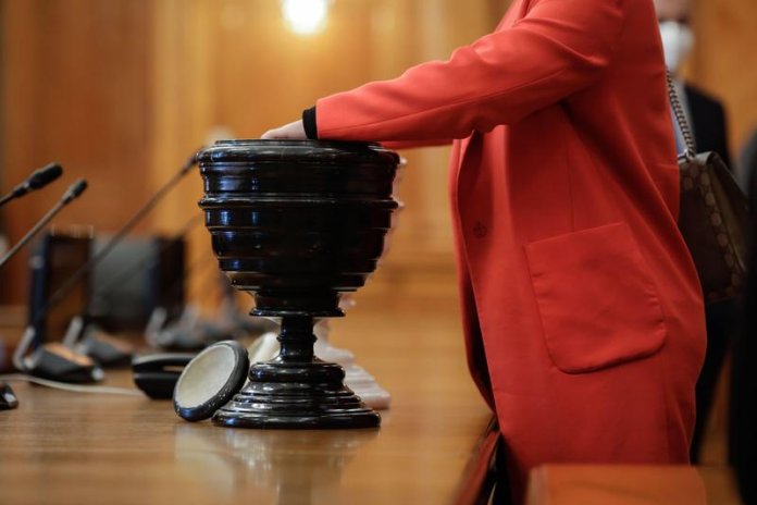 Moțiunea de cenzură PSD-AUR, expusă astăzi în plenul Parlamentului: Informații despre conținutul moțiunii Moțiunea de cenzură PSD-AUR, expusă astăzi în plenul Parlamentului: Informații despre conținutul moțiunii