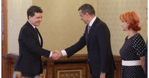 Nicușor Dan, privind amenințările PSD de a ieși din guvern: Există o obligație și eu voi... Nicușor Dan, privind amenințările PSD de a ieși din guvern: Există o obligație și eu voi...