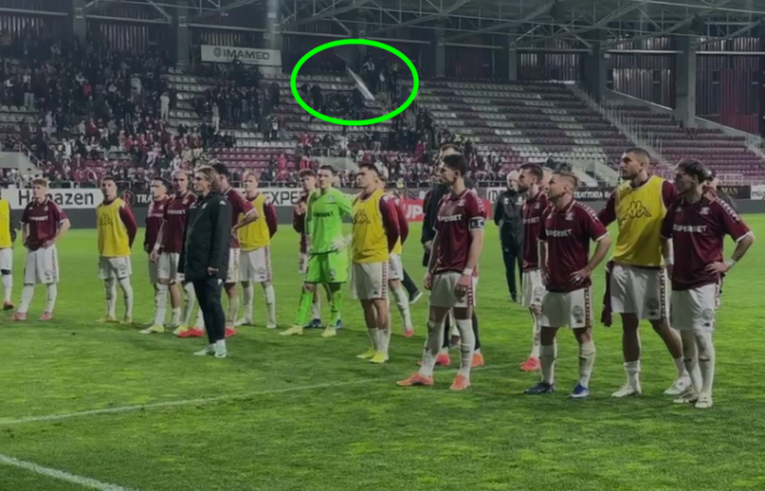 Scandal imens în Giulești după meciul Rapid - U Cluj: Jucătorii amenințați de suporteri și loviți cu bățul de tobă! Scandal imens în Giulești după meciul Rapid - U Cluj: Jucătorii amenințați de suporteri și loviți cu bățul de tobă!