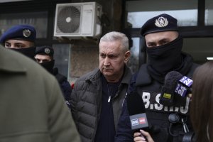 STENOGRAME: Cristian Anton, liderul ARR, monitorizat de procurori în propria reședință, surprins numărând banii. STENOGRAME: Cristian Anton, liderul ARR, monitorizat de procurori în propria reședință, surprins numărând banii.