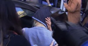 Un individ suspectat în legătură cu cazul medicului omorât și ars într-un apartament din București a fost adus pentru audieri. Un individ suspectat în legătură cu cazul medicului omorât și ars într-un apartament din București a fost adus pentru audieri.