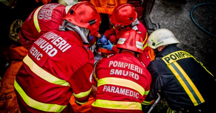 Accident mortal implicând trei vehicule pe DN 1, în Brașov: un copil și-a pierdut viața, alte opt persoane au fost internate în spital. Accident mortal implicând trei vehicule pe DN 1, în Brașov: un copil și-a pierdut viața, alte opt persoane au fost internate în spital.