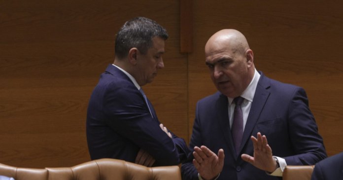 Bolojan, Grindeanu și partidele de bază în sondaje, potrivit lui Vasile Dîncu: „A apărut o... Bolojan, Grindeanu și partidele de bază în sondaje, potrivit lui Vasile Dîncu: „A apărut o...