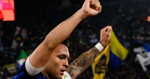 Cristi Chivu a câștigat și trofeul Cupei Italiei alături de Inter Cristi Chivu a câștigat și trofeul Cupei Italiei alături de Inter