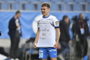 David Matei, discuție cu părinții: „Îi ador, sunt totul pentru mine!” + „Poate domnul Hagi îmi va pregăti o surpriză” David Matei, discuție cu părinții: „Îi ador, sunt totul pentru mine!” + „Poate domnul Hagi îmi va pregăti o surpriză”