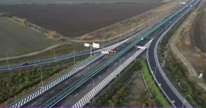 „Livrare pe Autostrada Moldovei A7: Oficial al MT declară că în fiecare zi sunt livrate mai mult de 10.000 de tone.. „Livrare pe Autostrada Moldovei A7: Oficial al MT declară că în fiecare zi sunt livrate mai mult de 10.000 de tone...”
