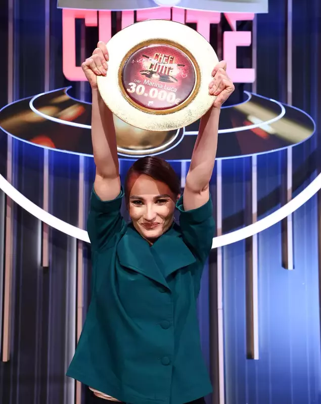 Marina Luca a câștigat Chefi la cuțite 2026, sezonul 17. Ce valoare a obținut împreună cu Cuțitul de aur al chef-ului Sautner. Marina Luca a câștigat Chefi la cuțite 2026, sezonul 17. Ce valoare a obținut împreună cu Cuțitul de aur al chef-ului Sautner.
