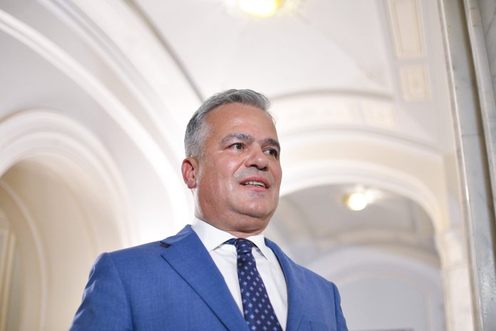 Adrian Veștea încheie formarea echipei ministeriale și a planului de guvernare / Posibile persoane în Guvernul Veștea / UDMR a decis să nu se implice în vot / Informații: Cătălin Predoiu a renunțat la funcția de conducere în PNL Adrian Veștea încheie formarea echipei ministeriale și a planului de guvernare / Posibile persoane în Guvernul Veștea / UDMR a decis să nu se implice în vot / Informații: Cătălin Predoiu a renunțat la funcția de conducere în PNL