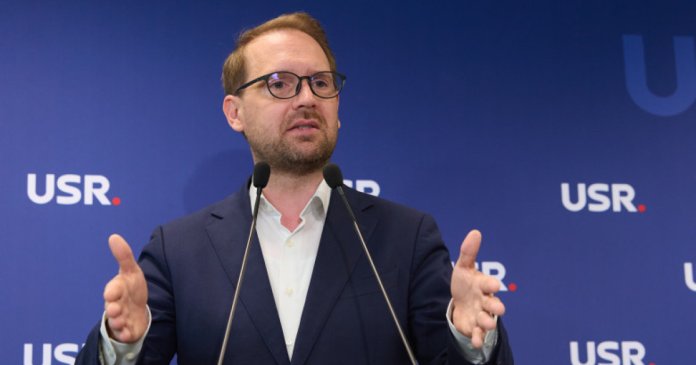 Ce se va întâmpla în continuare pentru mandatul primarului Dominic Fritz, în urma sentinței finale a justiției... Ce se va întâmpla în continuare pentru mandatul primarului Dominic Fritz, în urma sentinței finale a justiției...