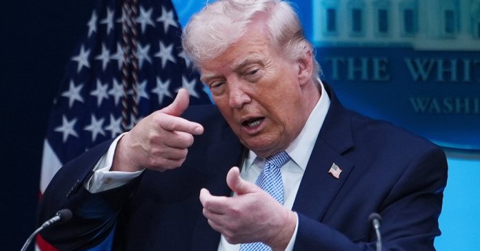 Cel mai în vârstă președinte ales al SUA aniversează 80 de ani, dar nu vârsta lui Trump îl îngrijorează pe... Cel mai în vârstă președinte ales al SUA aniversează 80 de ani, dar nu vârsta lui Trump îl îngrijorează pe...