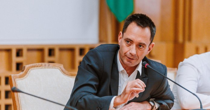 Csoma Botond (UDMR) clarifică nesuccesul discuțiilor pentru constituirea guvernului: Obstacolul provine de la PSD. Csoma Botond (UDMR) clarifică nesuccesul discuțiilor pentru constituirea guvernului: Obstacolul provine de la PSD.