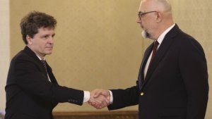 Nicușor Dan cere formațiunilor politice să propună opțiuni pentru un guvern minoritar Nicușor Dan cere formațiunilor politice să propună opțiuni pentru un guvern minoritar