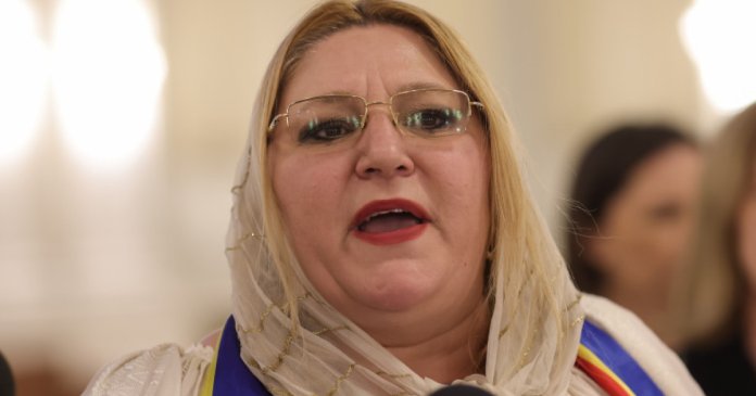 Șoșoacă își exprimă sprijinul pentru Rusia în legătură cu drona de la Galați, în cadrul unei transmisiuni live pe televiziunea Kremlinului: „Ne puteți ataca... Șoșoacă își exprimă sprijinul pentru Rusia în legătură cu drona de la Galați, în cadrul unei transmisiuni live pe televiziunea Kremlinului: „Ne puteți ataca...