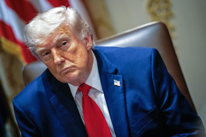 Trump a părăsit un interviu la NBC News din cauza întrebărilor jenante Trump a părăsit un interviu la NBC News din cauza întrebărilor jenante