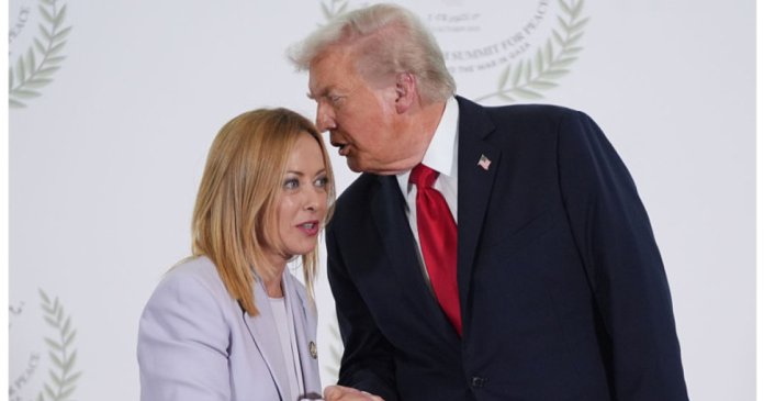 Trump susține că Meloni l-a „râvnit” să se pozeze împreună la summitul G7 Trump susține că Meloni l-a „râvnit” să se pozeze împreună la summitul G7. „Mi-a fost milă de ea”…
