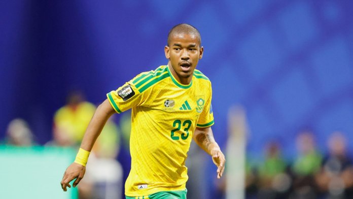 Decesul jucătorului de fotbal Jayden Adams la 25 de ani: Mijlocașul selecționatei din Africa de Sud a fost prezent la Campionatul Mondial Decesul jucătorului de fotbal Jayden Adams la 25 de ani: Mijlocașul selecționatei din Africa de Sud a fost prezent la Campionatul Mondial