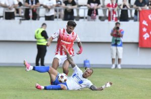 Dinamo - Farul 1-3, într-o partidă de pregătire pe „Arcul de Triumf” Dinamo - Farul 1-3, într-o partidă de pregătire pe „Arcul de Triumf”