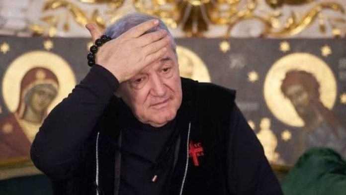 Gigi Becali a intervenit în direct după meciul FCSB - Auda și a declarat despre Târnovanu: "Aceasta este concluzia mea"... Gigi Becali a intervenit în direct după meciul FCSB - Auda și a declarat despre Târnovanu: "Aceasta este concluzia mea"...