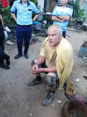 Imagini ale casei lui Gheorghe Dincă, perpetratorul din Caracal. Autoritățile nu au reușit să o valorifice Imagini ale casei lui Gheorghe Dincă, perpetratorul din Caracal. Autoritățile nu au reușit să o valorifice. „Ar trebui să fie demolată!”
