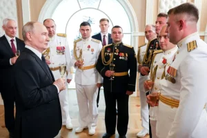 Putin declară victoria Rusiei și prezice că vestul Ucrainei va reveni României. Putin declară victoria Rusiei și prezice că vestul Ucrainei va reveni României.