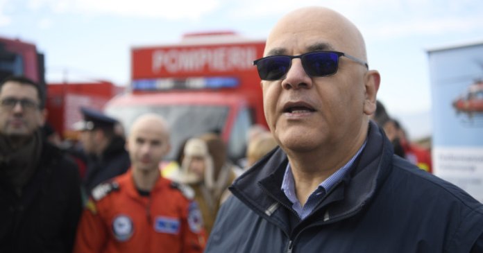 Sechestru asupra bunurilor lui Raed Arafat în cazul de contrabandă cu elicopterul SMURD Sechestru asupra bunurilor lui Raed Arafat în cazul de contrabandă cu elicopterul SMURD